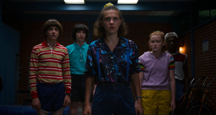 Poster de Stranger Things en referencia a nuevo elenco de quinta y última temporada