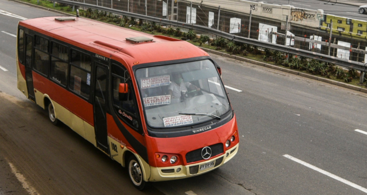 Critican publicidad donde se utilizan micros de Valparaíso