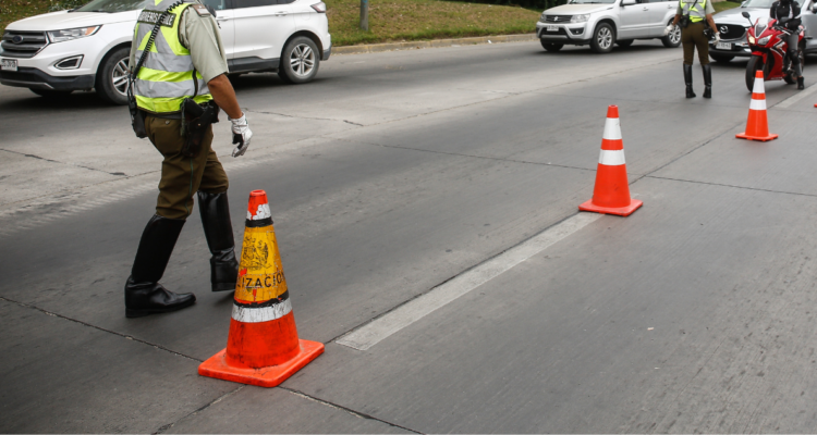 Decomiso de droga e incautación de auto con patentes falsas dejaron operativos policiales en Puyehue
