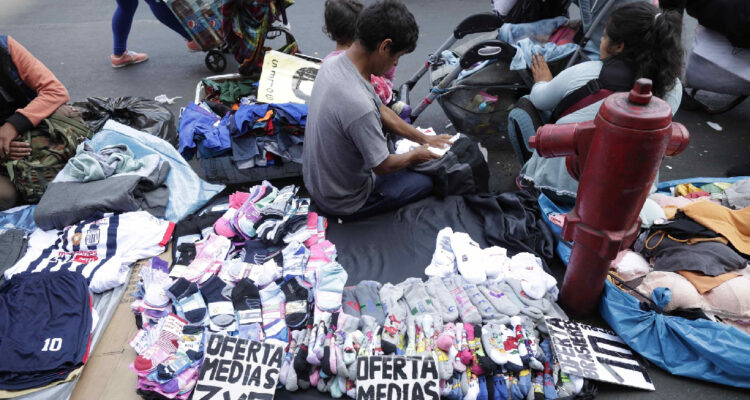 Uno de cada dos trabajadores en Latinoamérica y el Caribe es informal, señala la OIT