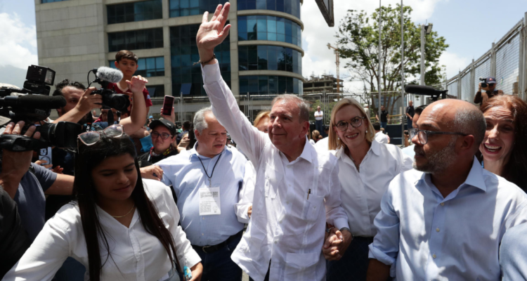 Tras ejercer su voto Edmundo González señala que este será el día de la reconciliación en Venezuela