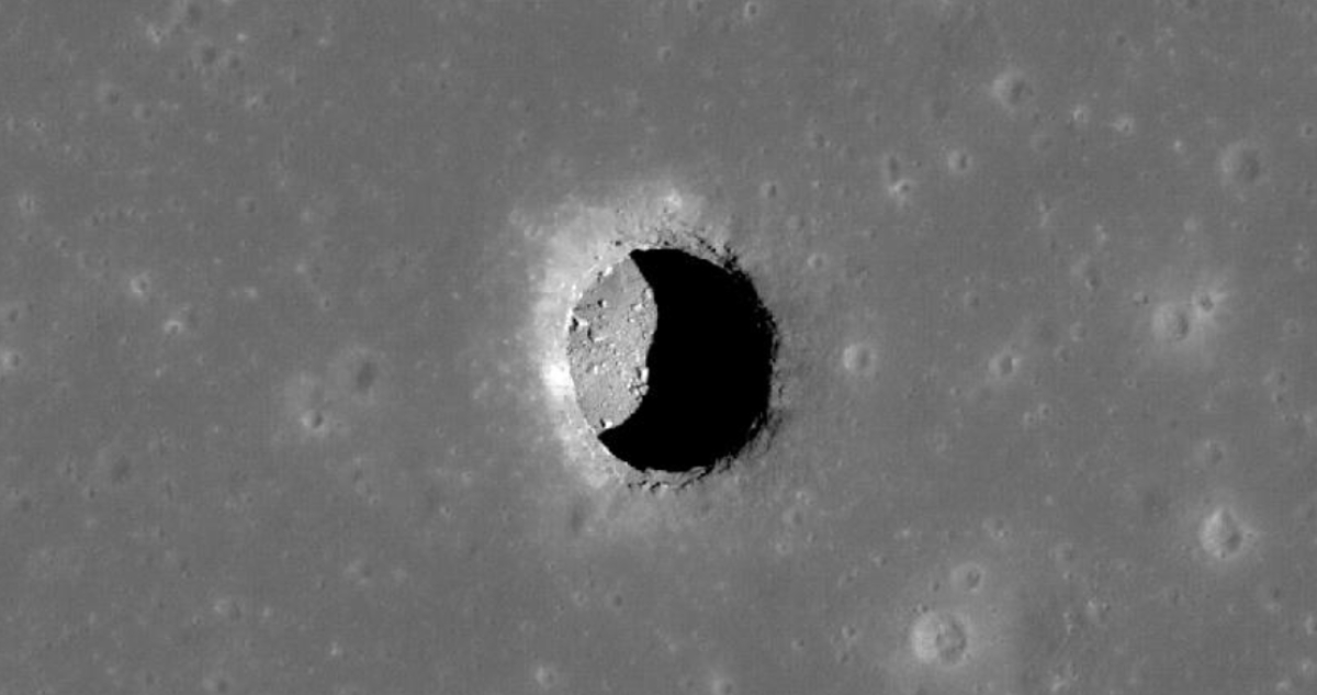 Pozo donde se encontraría el túnel descubierto en la Luna