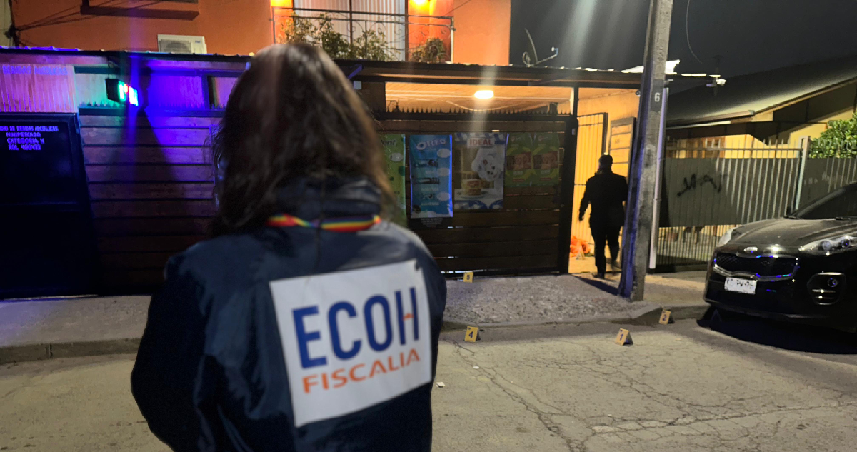 Una mujer muere y tres personas quedan heridas tras tiroteo contra botillería en Huechuraba