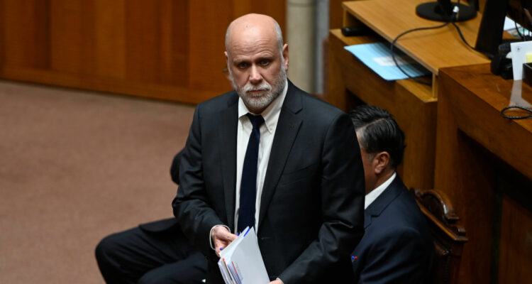 Gobierno ingresa veto al proyecto de elección en dos días: multa para todos y feriado irrenunciable