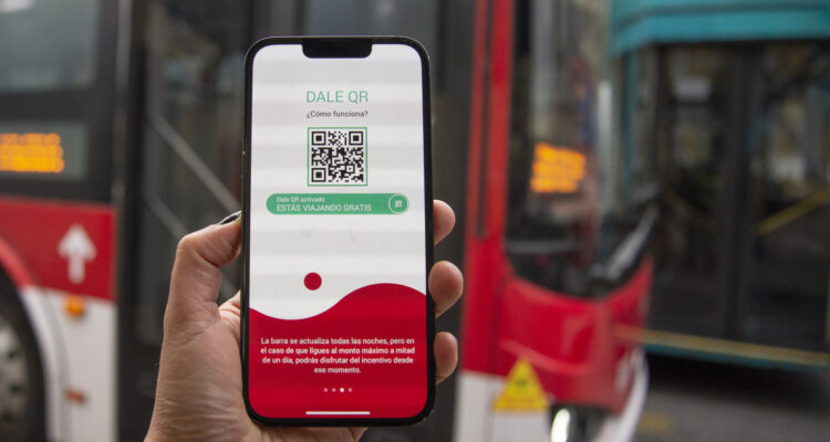 Descubre cómo acceder a viajes gratis en el transporte público de Santiago