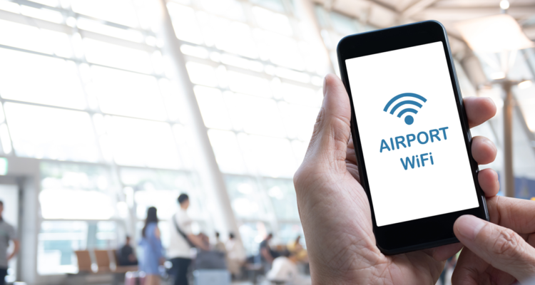 Un hombre australiano fue arrestado por crear redes Wi-Fi falsas en aeropuertos con el objetivo de robar datos de pasajeros.