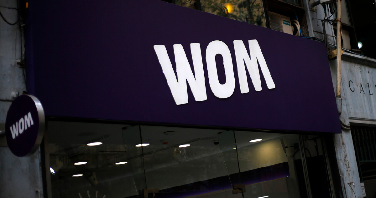 imagen archivo de una fachada de wom