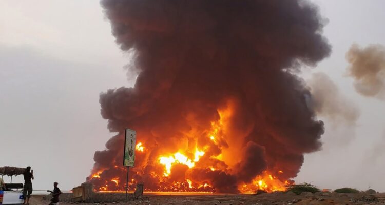 Aseguran que ataque israelí contra puerto de Yemen deja al menos cinco muertos