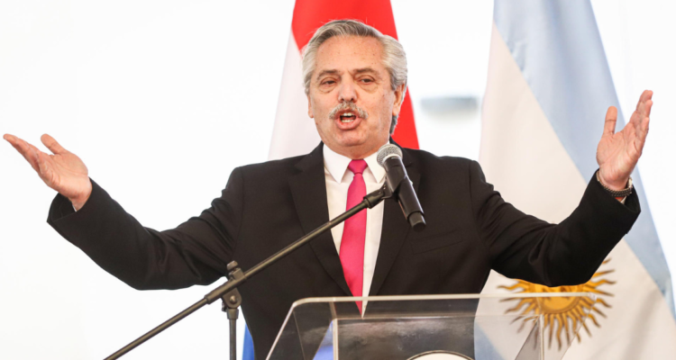 Fernández busca prohibir que difundan sus videos íntimos en medios, redes y Google