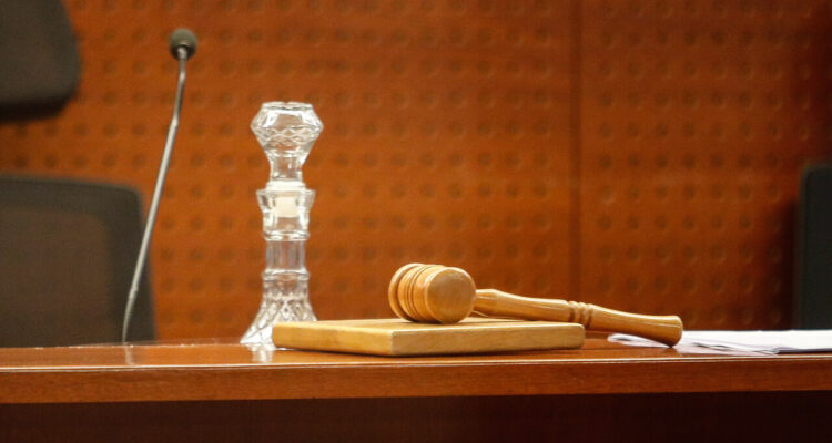 Juicio laboral enfrenta a Mejor Niñez con exdirectora regional, quien exige indemnización tras despido