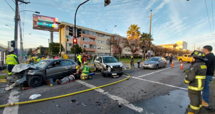 Triple colisión en el centro de Concepción.
