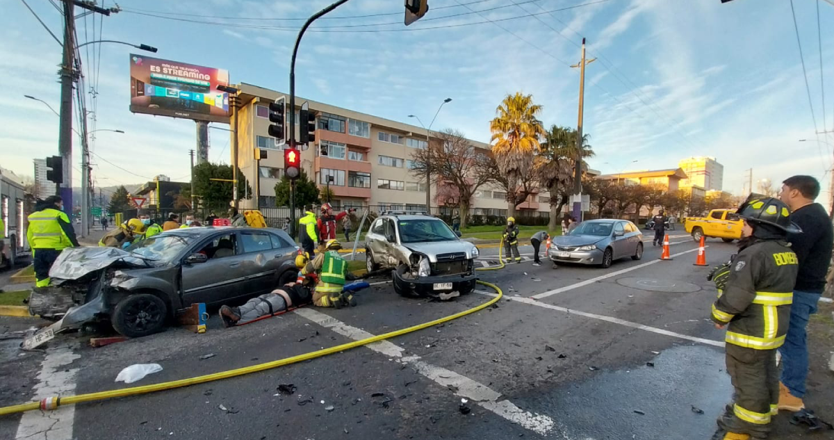 Triple colisión en el centro de Concepción.