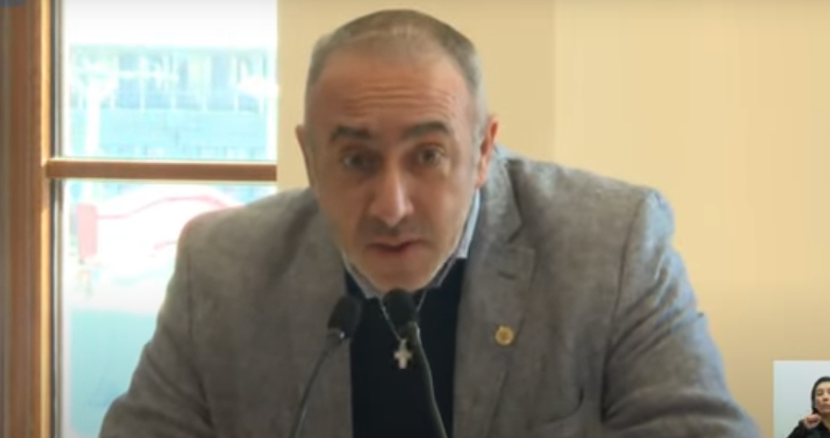 Acusan a académico de la PUCV por discurso transfóbico