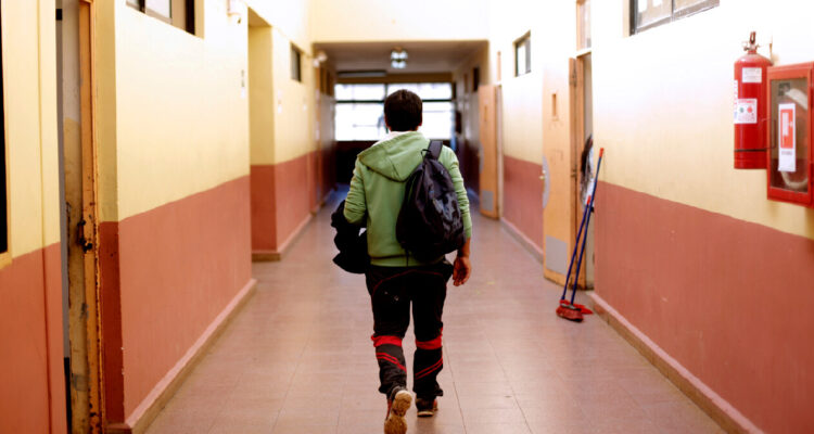 Gobierno designa administrador provisional para 15 colegios en Lota y apunta al municipio