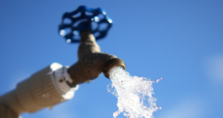 Más de 60 familias del sector Alhuelemu en Mulchén reciben acceso a agua potable por primera vez