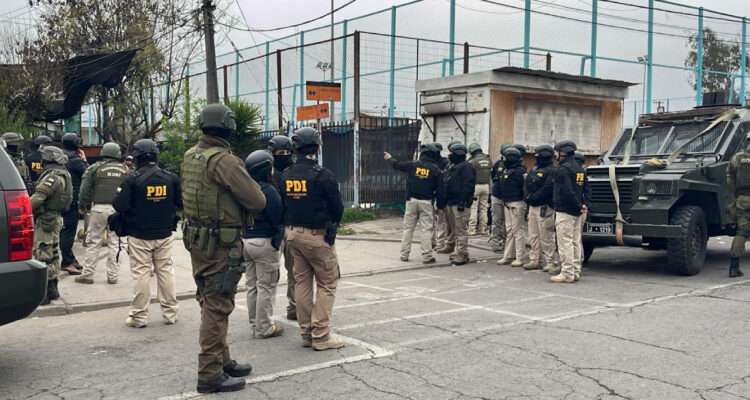 Alcaldesa Pizarro tras megaoperativo por crímenes en La Pintana: “Esto no ha sido un invento”