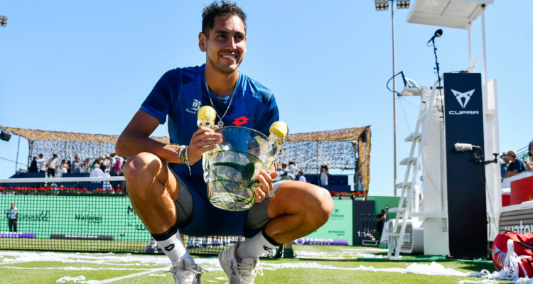 Alejandro Tabilo goza en el circuito ATP.