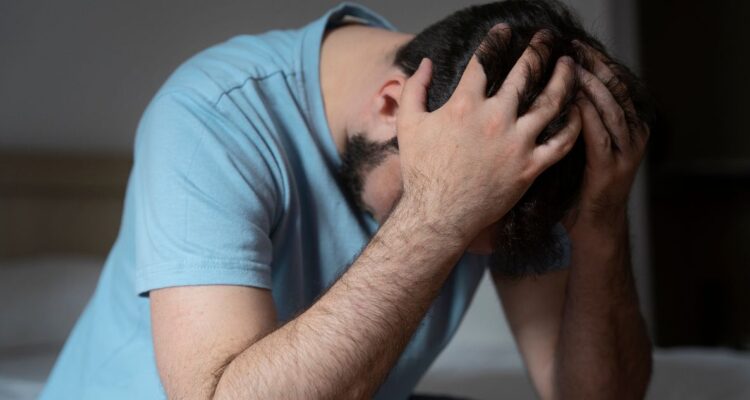 Qué es la andropausia en los hombres, cuáles son sus síntomas y tratamiento de lo que se conoce comúnmente como la menopausia masculina.