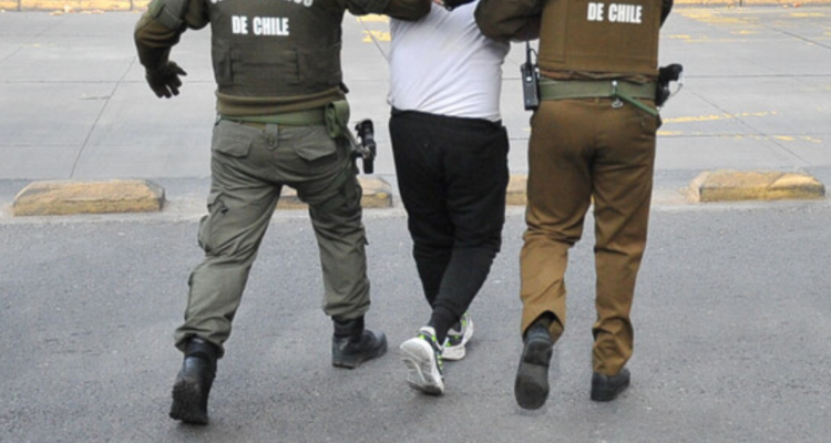 Control carretero terminó con dos detenidos y medio kilo de droga incautada: circulaban en auto robado