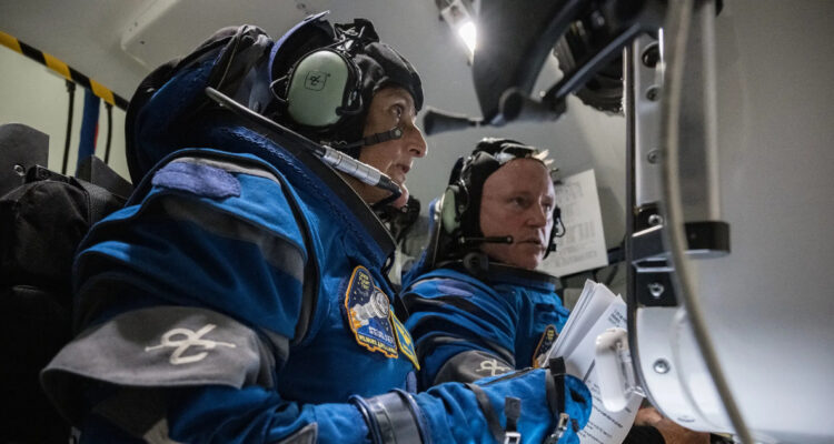 Astronautas Butch Wilmore y Suni Williams, que quedaron varados en el espacio
