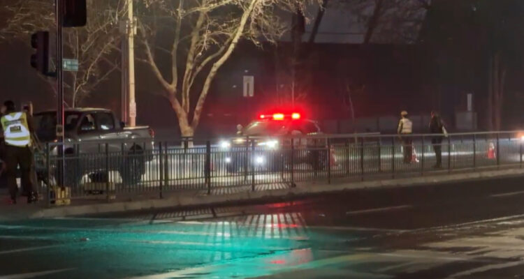 Peatón muere atropellado en Las Condes: conductor huyó y luego se entregó a Carabineros