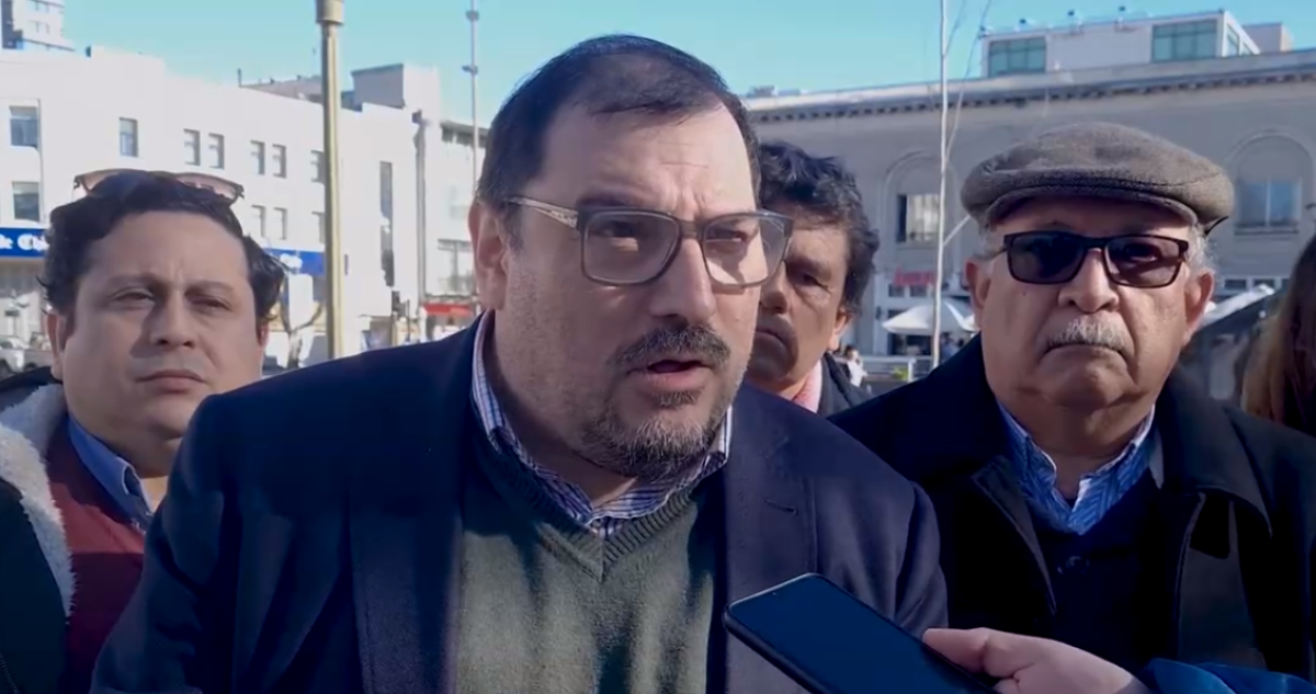 Augusto Parra al bajar su candidatura a Gobernador del Bío Bío