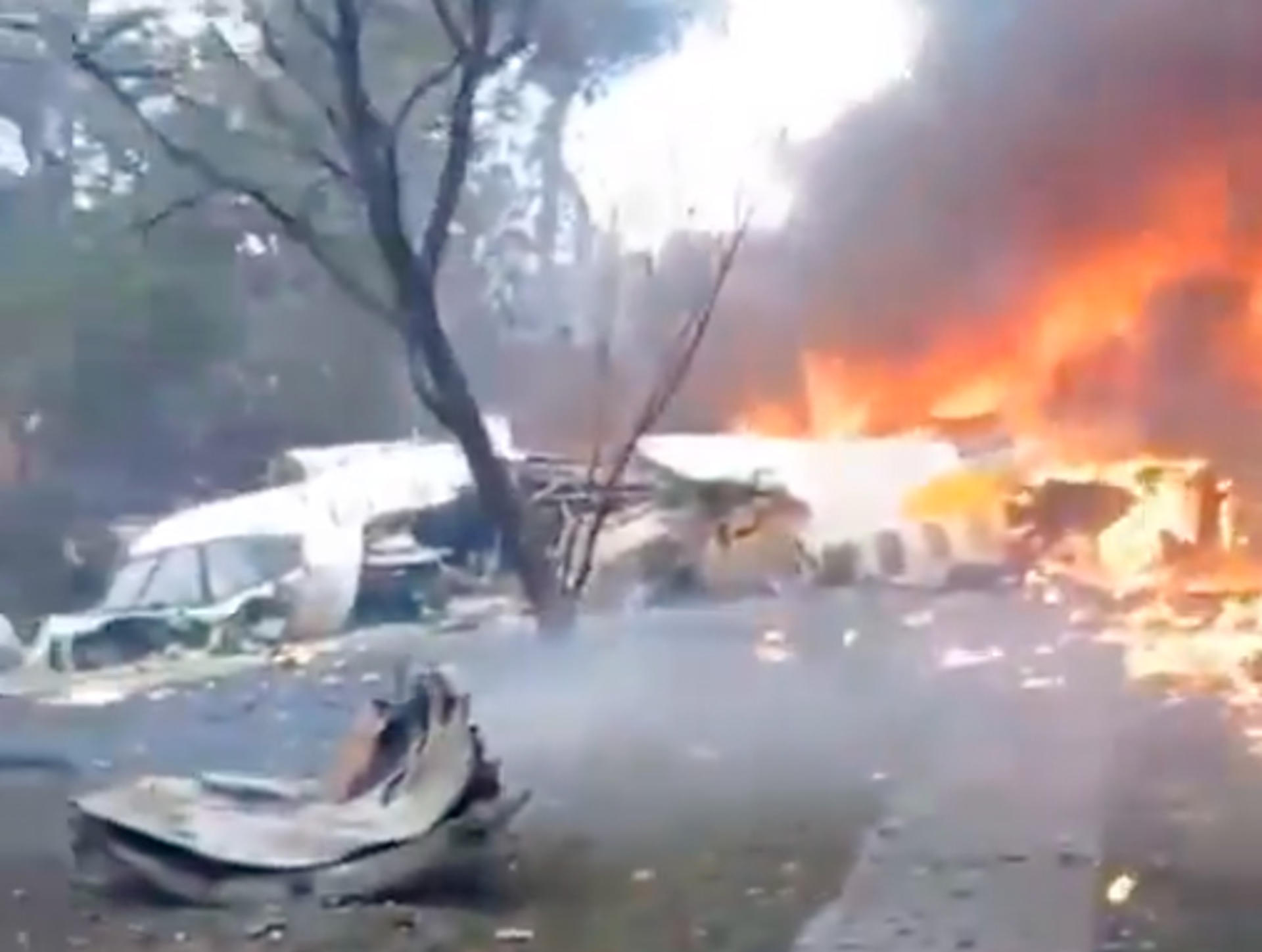 avión incendiándose