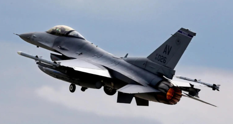 Imagen de archivo de un avión F-16