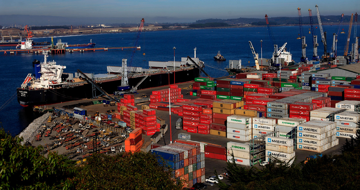 El superávit comercial de Chile se dispara por más del 100% en julio, según datos del Banco Central