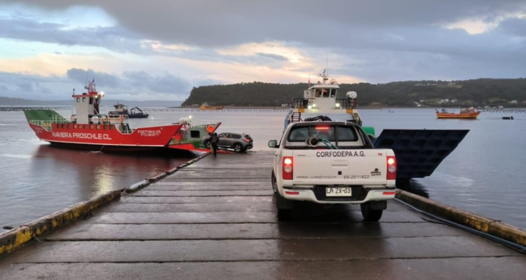 Nueva barcaza en Queilén