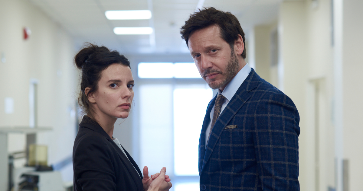 Benjamín Vicuña junto a Gimena Accardi en promocional de “La voz ausente”