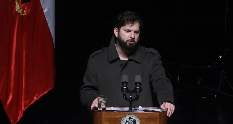 Boric advierte por “cortoplacismo” en análisis del 18-O: “Todo pareció quedar en foja cero”