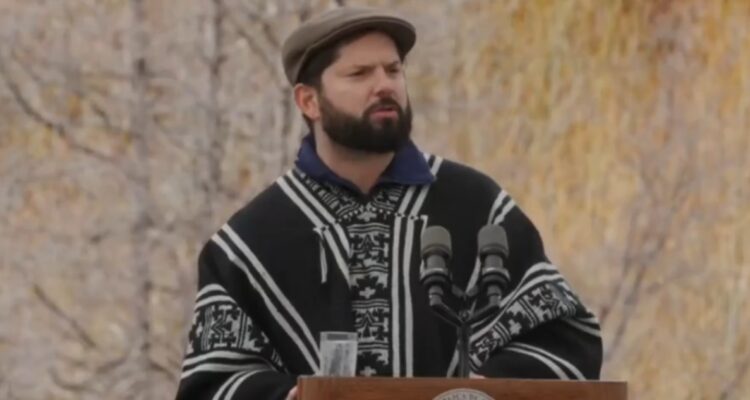 BORIC A COLABORADORES EN VIAJE A LONQUIMAY