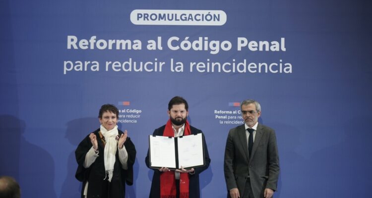 Boric dice no ser indiferente a homicidios en la RM y anuncia clausura de disco donde mataron a mujer