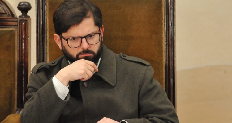 Tohá explica por qué Boric no asistirá a Enela