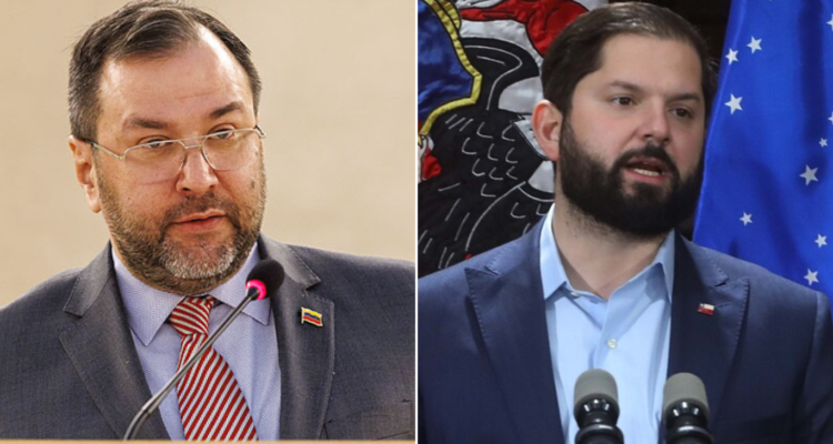En la imagen, el canciller venezolano Yvan Gil y el presidente Gabriel Boric