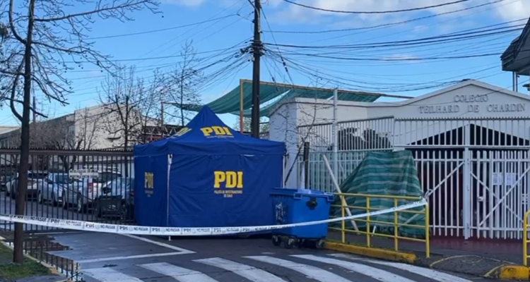 Encuentran cadáver al exterior de un colegio en La Florida