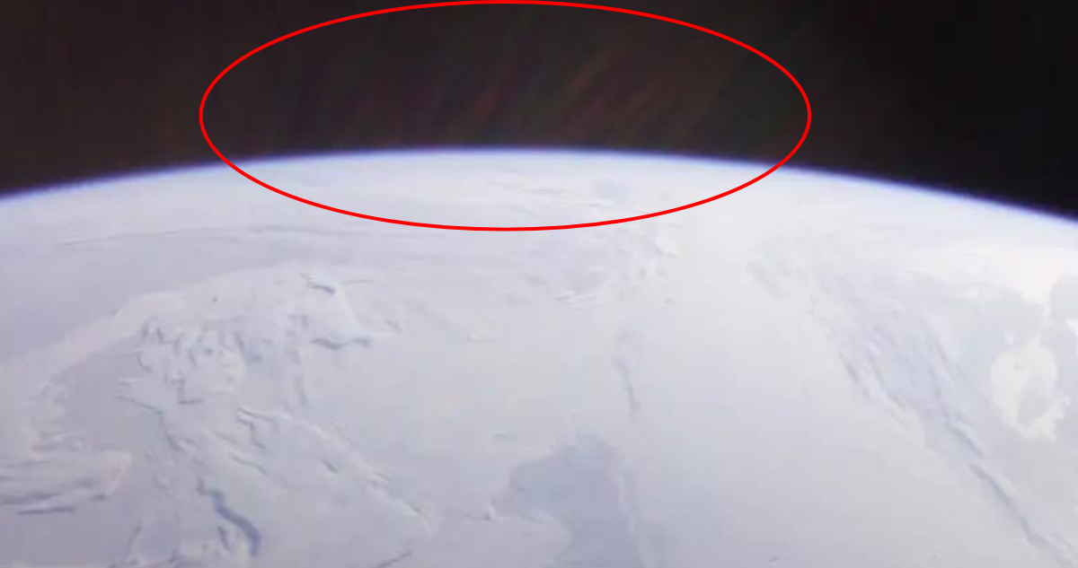 Científicos descubren que un campo eléctrico rodea a la Tierra: se teorizó su existencia hace 60 años