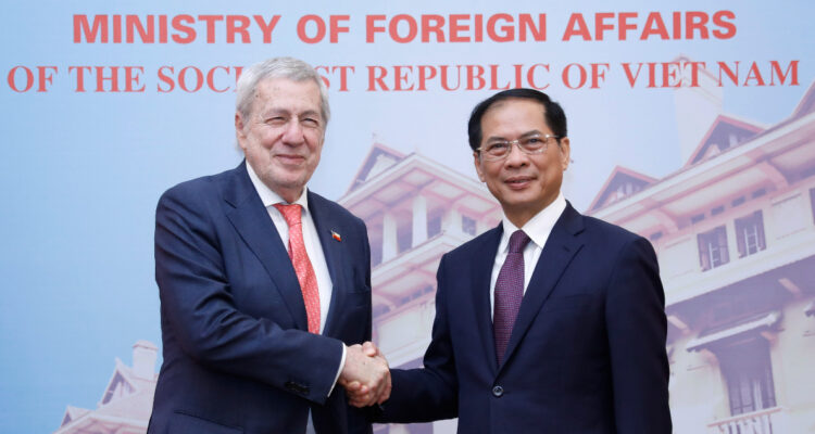 Gobierno busca fortalecer nexo comercial con Vietnam mientras alista el inicio del Chile Summit India