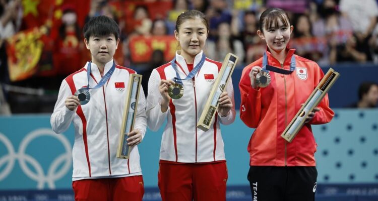China detiene a mujer por “chaquetear” a medallistas de su país durante París 2024.