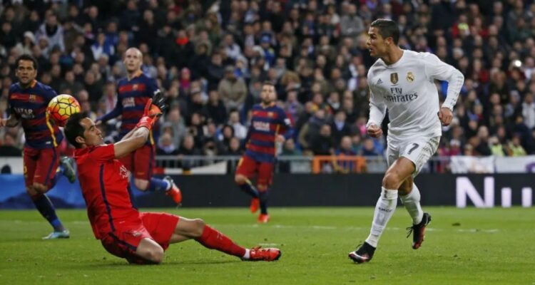 Claudio Bravo Cristiano Ronaldo