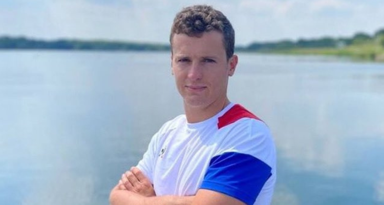 Detienen a coach francés en París por orinar y agredir a policías en los JJOO.