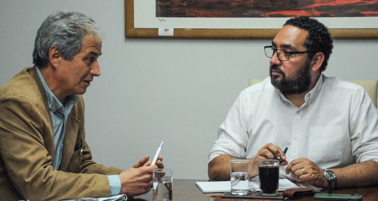 Colegio de Profesores y Mineduc acuerdan disminuir plazos para implementar Ley de Convivencia Escolar