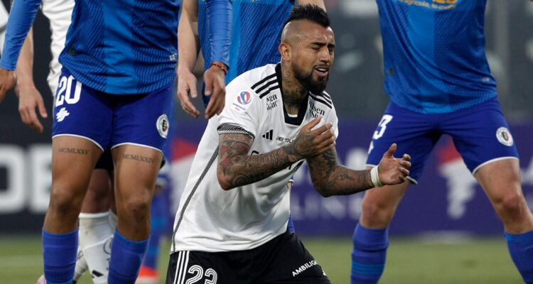 Arturo Vidal se lesionó antes del duelo con Junior por Copa Libertadores.