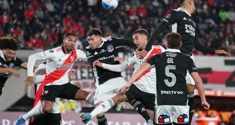 Colo Colo River Libertadores