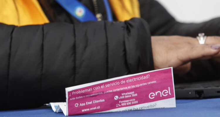 ¿Cómo revisar compensaciones por corte de luz en la RM? Municipios contarán con módulos de atención