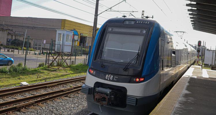 Máquina de Biotren por alcances de Corma a extensión ser servicio a Lota