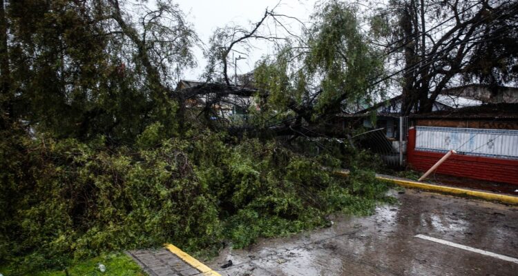 Anuncian inminente corte de agua en algunas comunas de la región Metropolitana