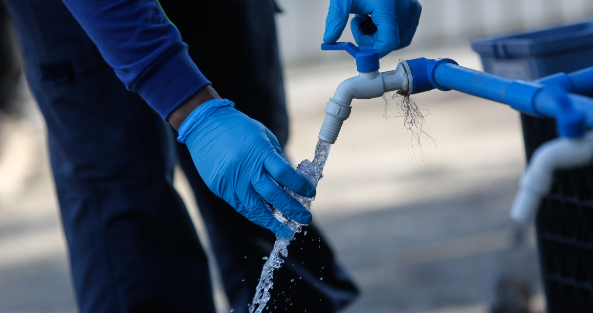 Anuncian corte de agua de emergencia para un sector de Santiago: durará 8 horas