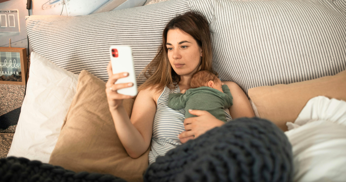 Crianza en tribu grupos WhatsApp mamás
